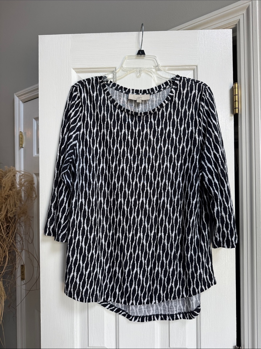 LOFT Black and White Geometric Long Sleeve Top